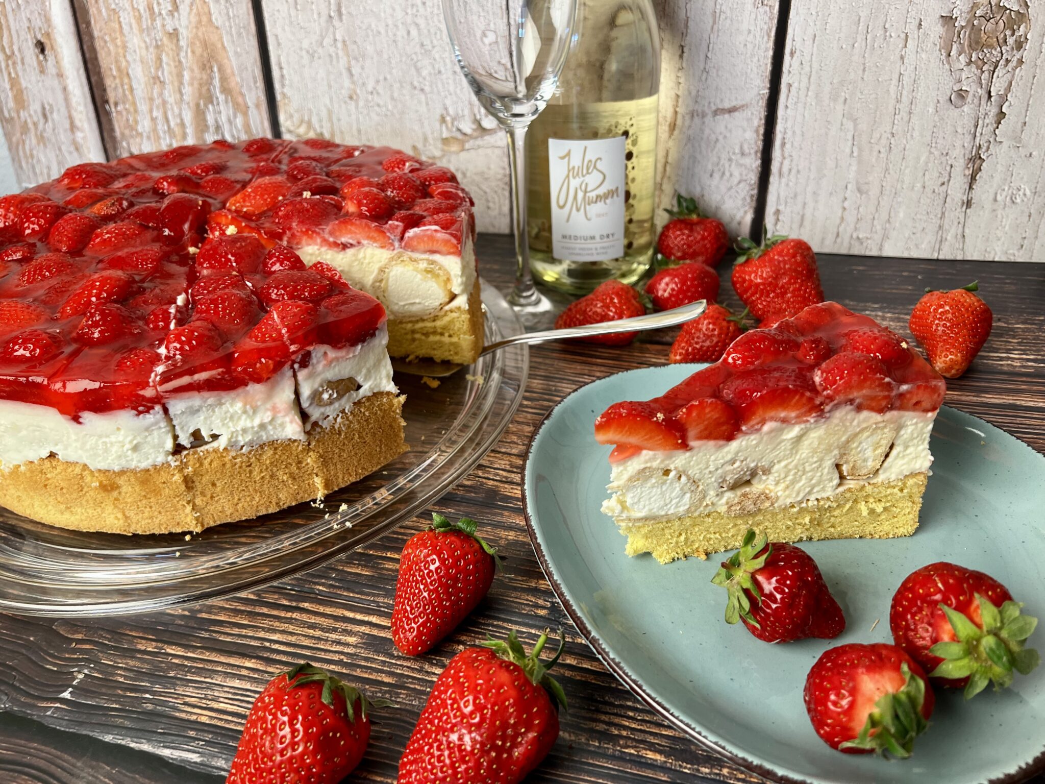 Erdbeer Windbeutel Torte – hobbyraum-kueche.de